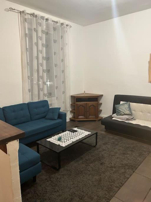 Superbe Appartement Avec Parking Gratuit Vaulx-en-Velin Bagian luar foto