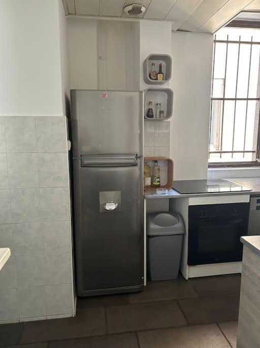 Superbe Appartement Avec Parking Gratuit Vaulx-en-Velin Bagian luar foto